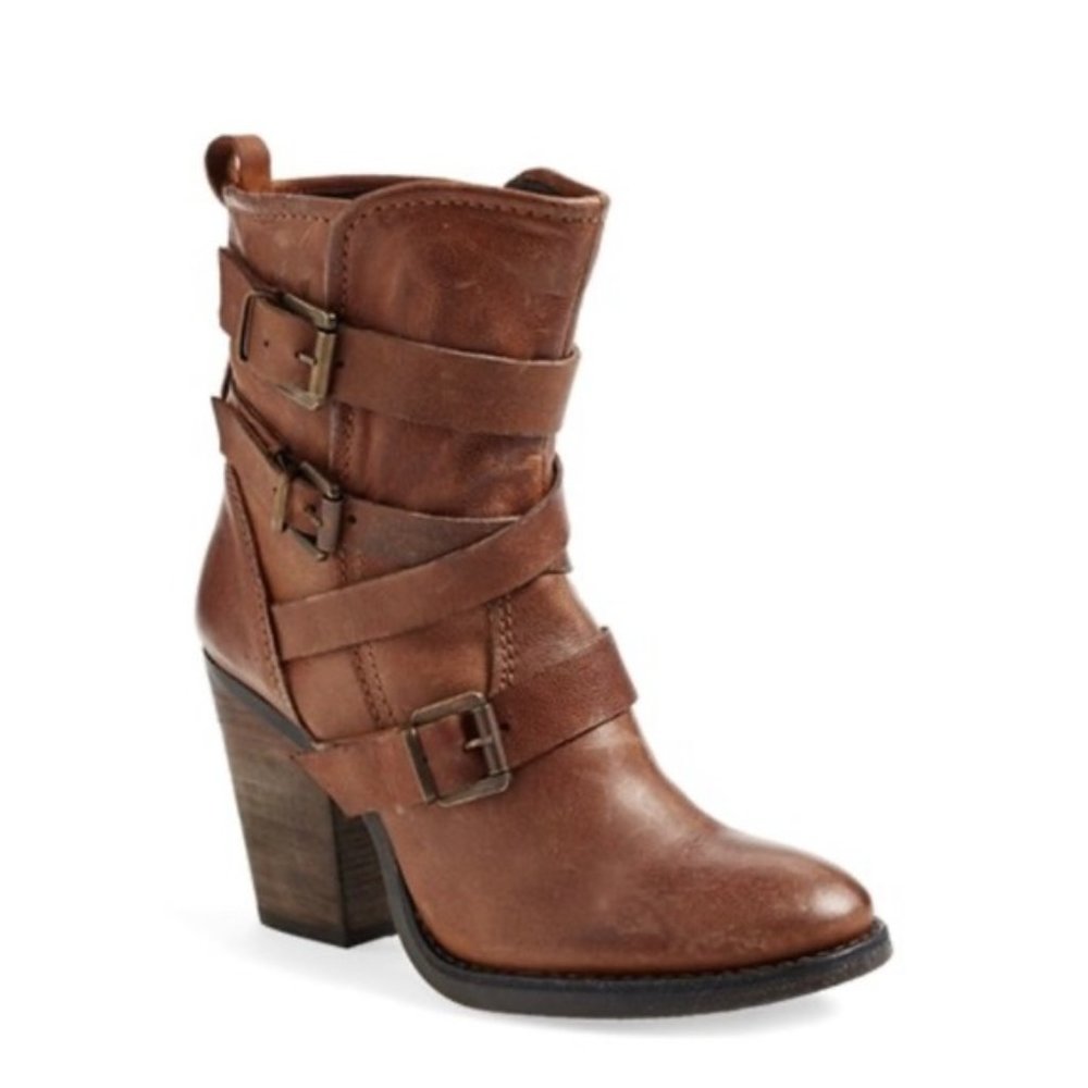Steve Madden Yale Belted Boots